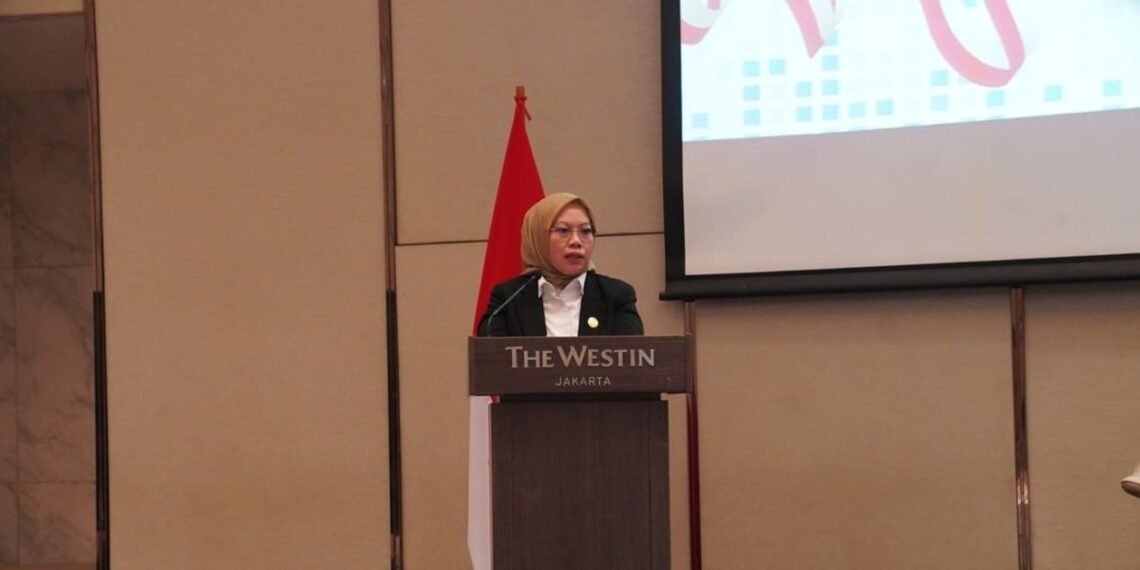 Nanik Murwati, Deputy for Institutional and Governance at the Ministry of PANRB, delivered remarks at the launch of e-Monev app. Credit: Ministry of PANRB