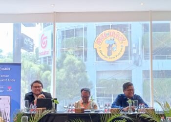 'Digital Sovereignty Stack Shapes the Future of Indonesia' seminar by DesktopIP and Maju Maritim Indonesia. (R to L) CEO of DesktopIP Phidi Soepangkat, Cryptanalyst of State’s Cyber and Crypto (BSSN) Farosa, and Marine Infrastructure Specialist Achmad Zuhdi. (Credit: Wulan)