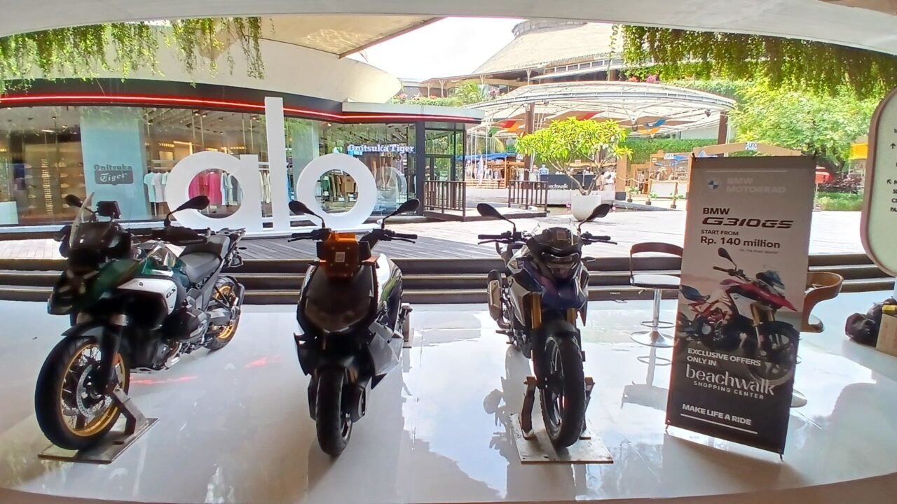 BMW Motorrad Indonesia rolls out its first Pop-Up Store Plus at Beachwalk Shopping Center Kuta Bali. (Credit BMW Motorrad Indonesia)