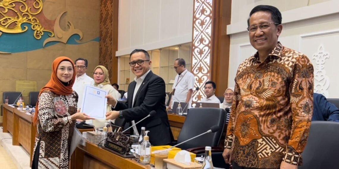 Govt and DPR agreed to amend the Law on State Ministries. Credit: Ministry of PANRB
