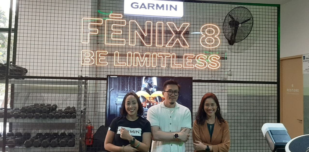 Chandrawidhi Desideriani, Marcom Senior Manager of Garmin Indonesia (left), at the Garmin Fenix 8 launch in South Jakarta (09/20). Credit: Sinta