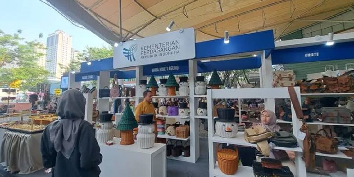 Ministry of Trade organized the Mall-to-Mall Exhibition 2024 to promote Indonesian MSMEs. Credit: Ministry of Trade