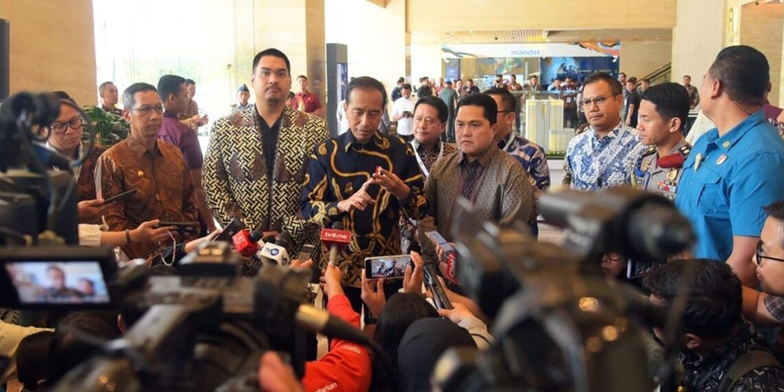 President Jokowi spoke about internal issues at Kadin. Credit: Setkab