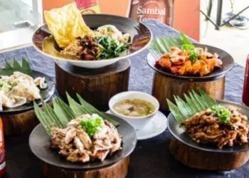 Bakmi Sumanto, a noodle dish introduced by Swiss-Belhotel Serpong in collaboration with Dua Belibis. Credit: Haris