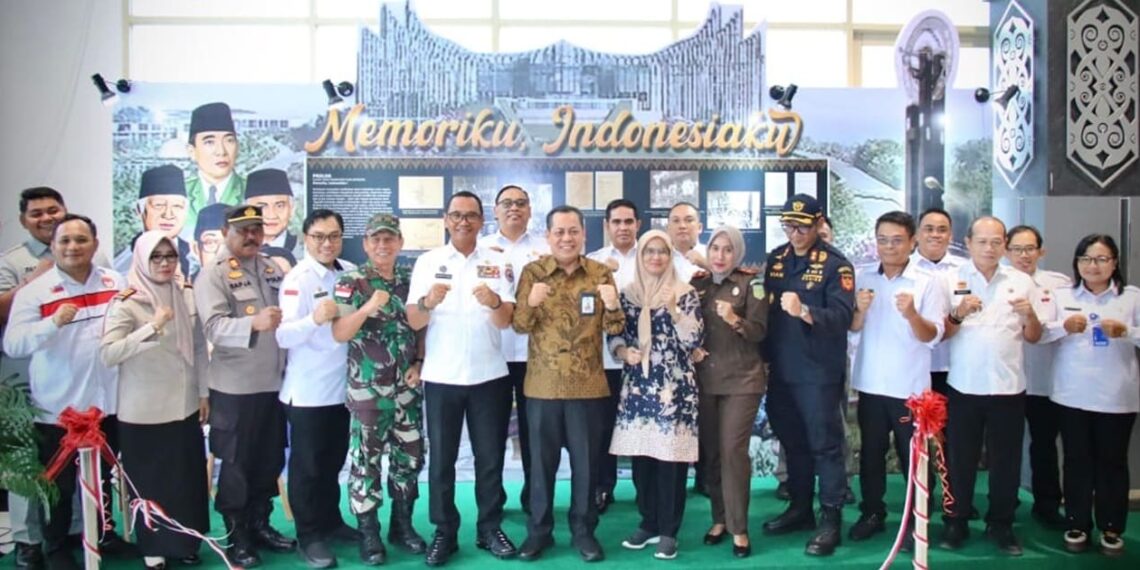 The inauguration of the Border Archive Gallery at the Entikong Border Crossing Post (PLBN) in West Kalimantan on Wednesday (09/25). Credit: BNPP PR