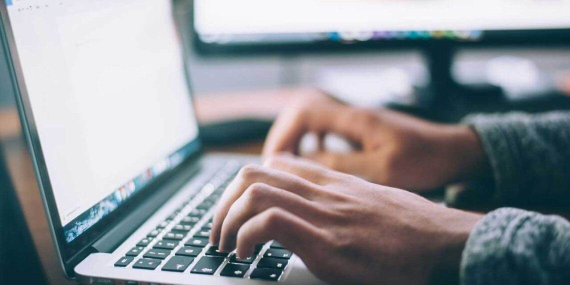 How to find a good job online: building a strong digital presence