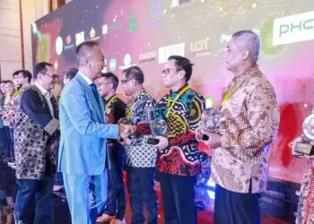 Isuzu received Indi 4.0 Award from the Ministry of Industry. Credit: Ministry of Industry