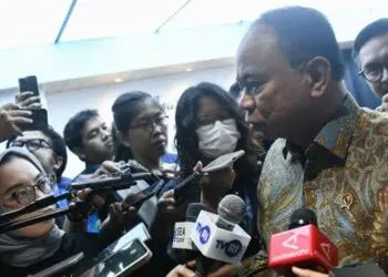 Minister Budi Arie Setiadi talked about the ban on the operations of Temu app in Indonesia. Credit: Ministry of Communication and Informatics