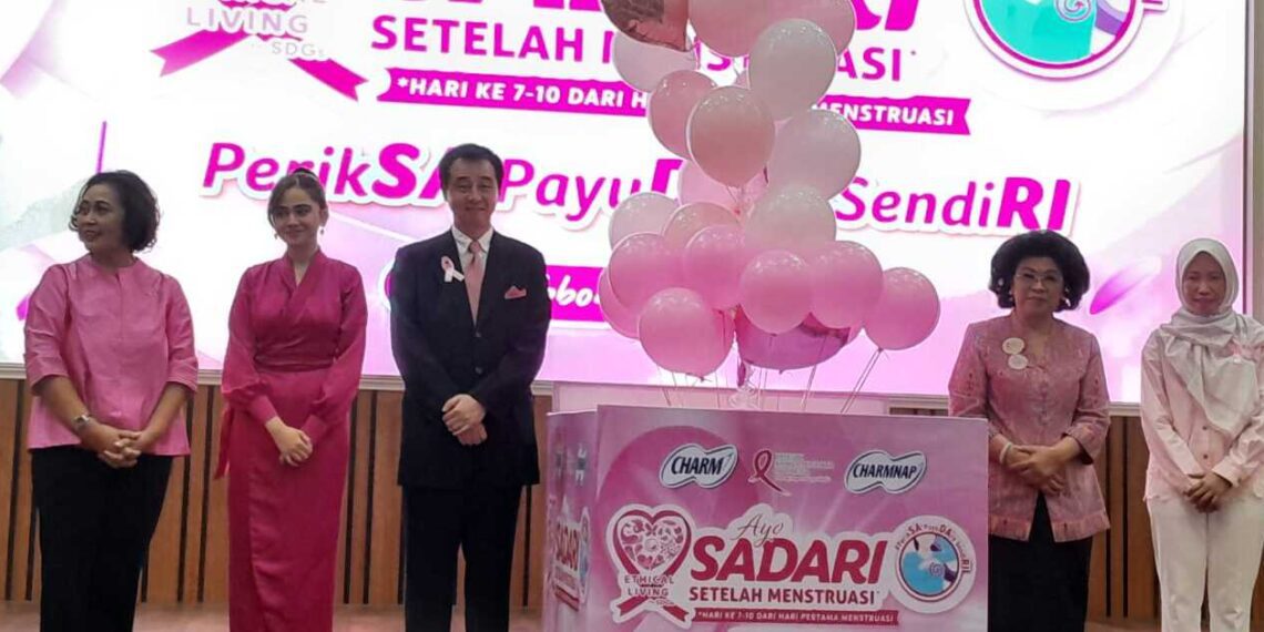 Unicharm and YKPI held breast self-examination education Sadari campaign (10/02). Credit: Haris