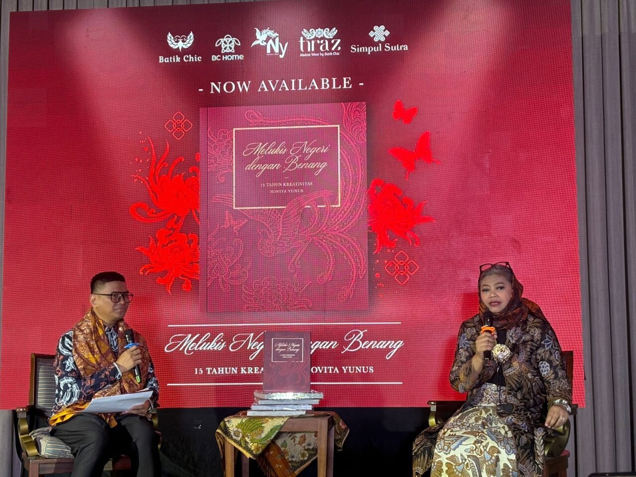 (L to R) Ai Syarif, the host, and Novita Yunus, Founder and Creative Director of Batik Chic on the 15th Anniversary of Batik Chic. (Credit: Wulan)