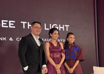 (L to R) the General Manager of Frank & co., Rolly Soesanto, Indonesian Celebrity Maudy Ayunda, Film Director Kamila Andini on the launch of ‘See the Light’ collection and fashion film at Park Hyatt, Jakarta. (Credit: Wulan)