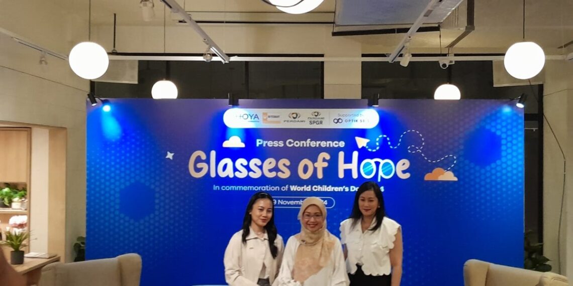 Glasses of Hope