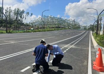 China-made autonomous tram