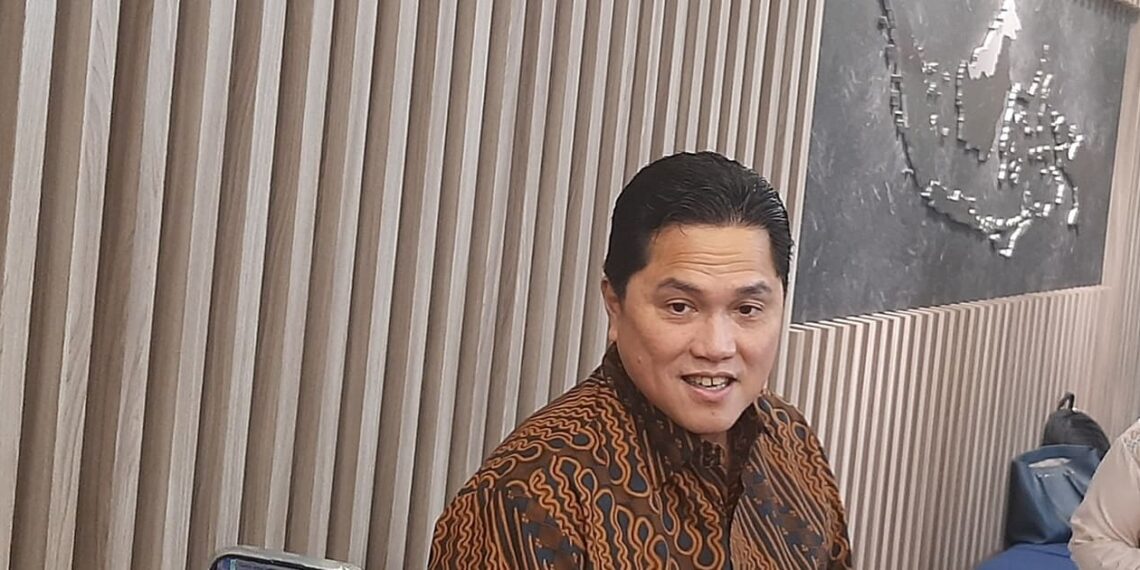 Erick Thohir talked about recent restructuring at several SOEs at a press conference at SOE Ministry office (11/20). Credit: Sinta