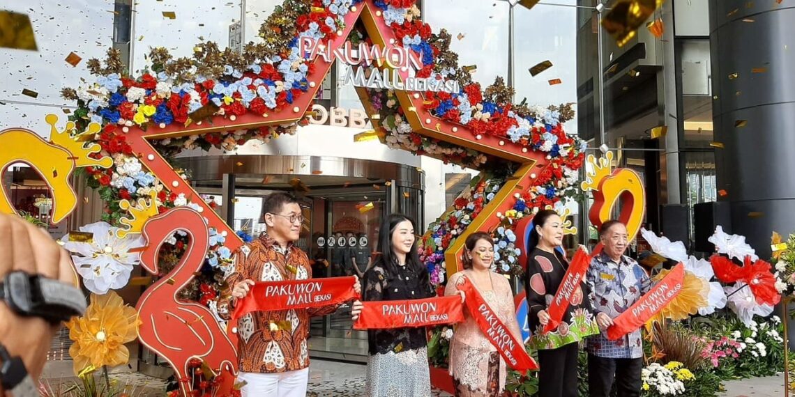 Pakuwon Mall Bekasi opening day on Friday (11/22). Credit: Sinta