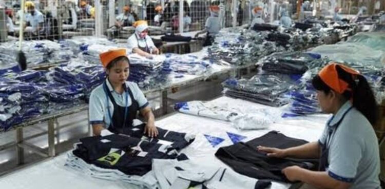 Sritex suspended its employees due to a shortage in raw materials. Credit: Sritex