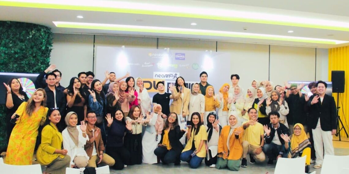 Bank Neo Commerce conducted financial literacy to shield people from online gambling. Credit: Bank Neo Commerce
