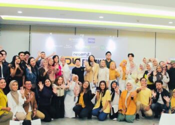 Bank Neo Commerce conducted financial literacy to shield people from online gambling. Credit: Bank Neo Commerce