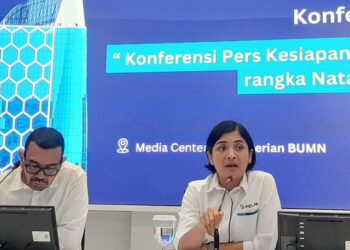 Tri Andayani, President Director of PT Pelni (right), at a press conference in the Ministry of SOEs, Central Jakarta (12/19). Credit: Sinta