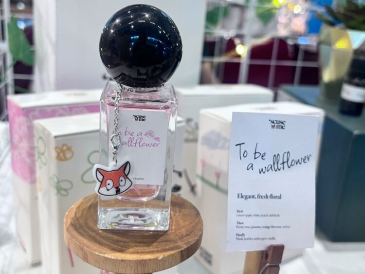To Be A Wallflower - Scuse Me. (Credit: Wulan)