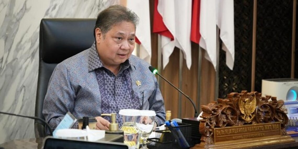 Airlangga Hartarto confirmed that Sritex has not ceased operations. Credit: Coordinating Ministry for Economic Affairs