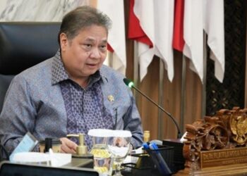 Airlangga Hartarto confirmed that Sritex has not ceased operations. Credit: Coordinating Ministry for Economic Affairs