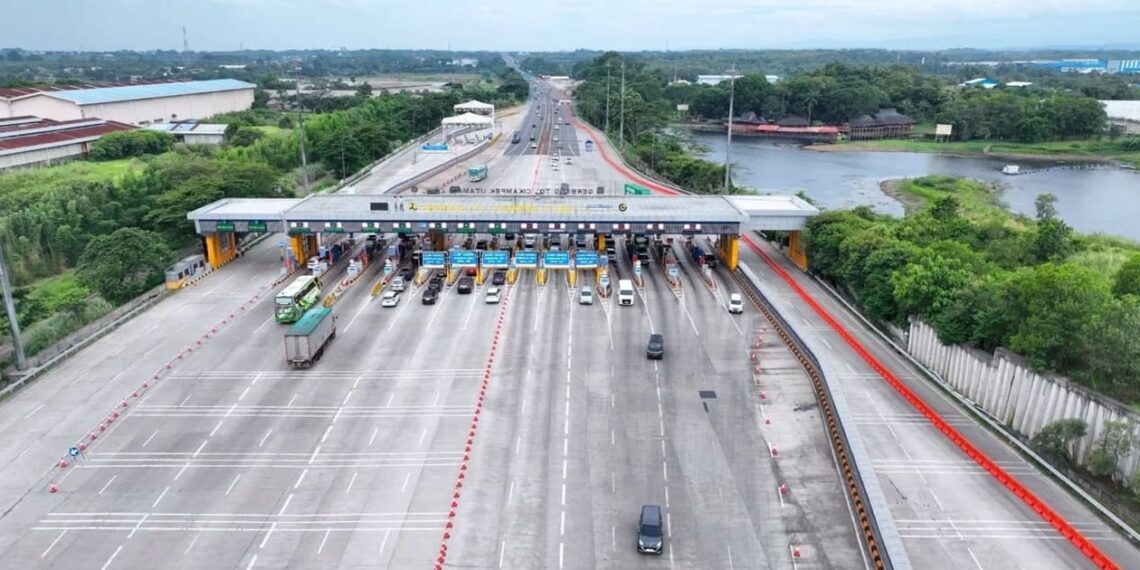 Illustration of traffic at toll gate during the 2025 New Year holiday period. Credit: Jasa Marga