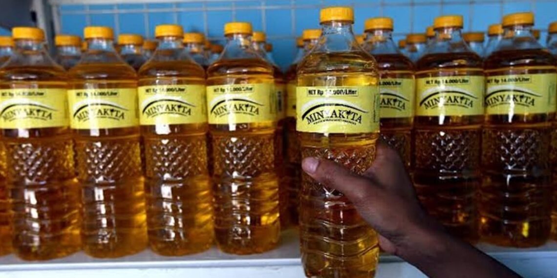 Minyakita is sold in markets for Rp17,609, 0.26% higher than the highest retail price set. Credit: Ministry of Trade