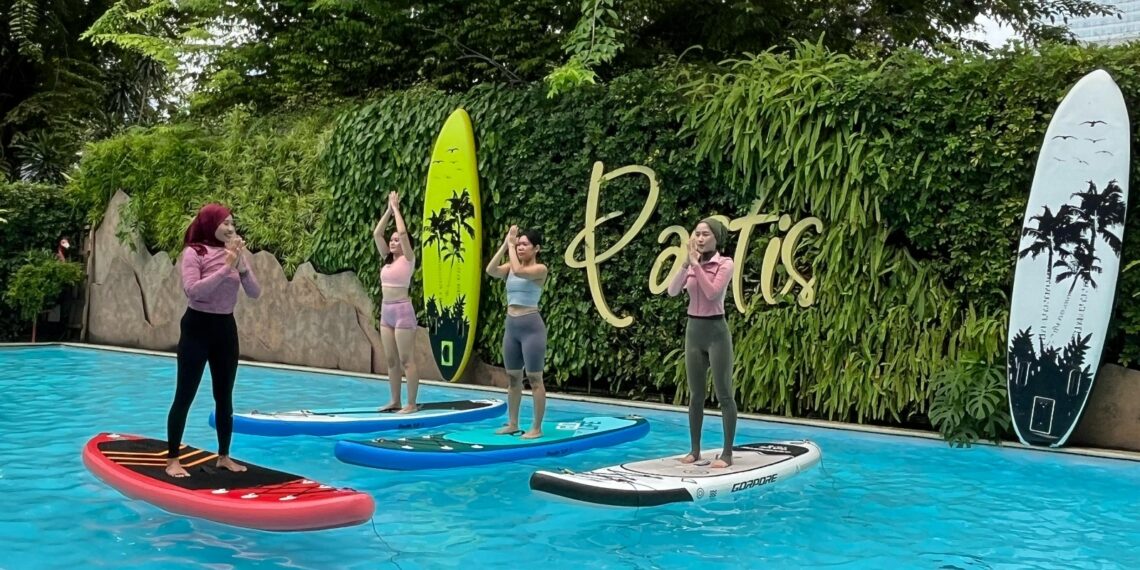 Oakwood Suites Kuningan Jakarta presents unique relaxation experience through Stand-Up Paddle Yoga