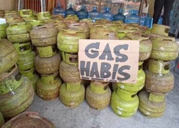 Illustration of a market inspection for 3 kg LPG. Credit: Jakarta Provincial Govt