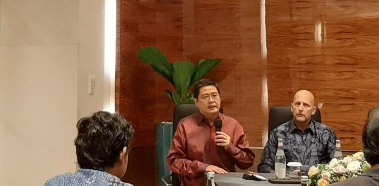 Adi Rusli, Country Manager of Palo Alto Networks Indonesia (left), and Simon Green, President of Palo Alto Networks JAPAC, at the media briefing in South Jakarta (02/27). Credit: Sinta