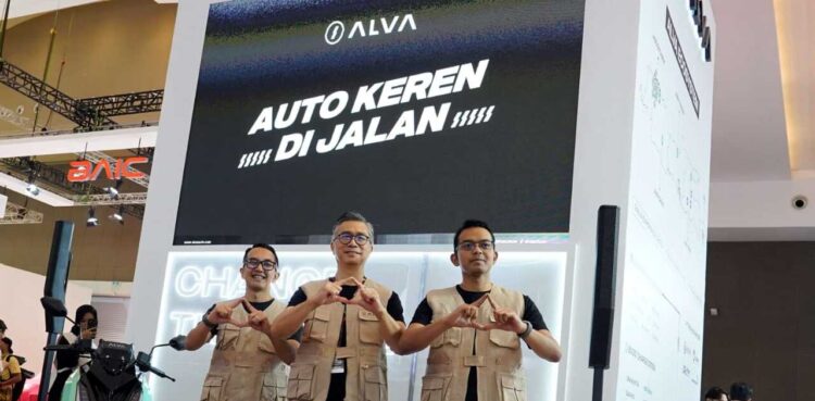 Putu Yudha, Chief Marketing Officer of Alva (left), during the IIMS 2025 press day at JI Expo Kemayoran on Thursday (02/13). Credit: Haris