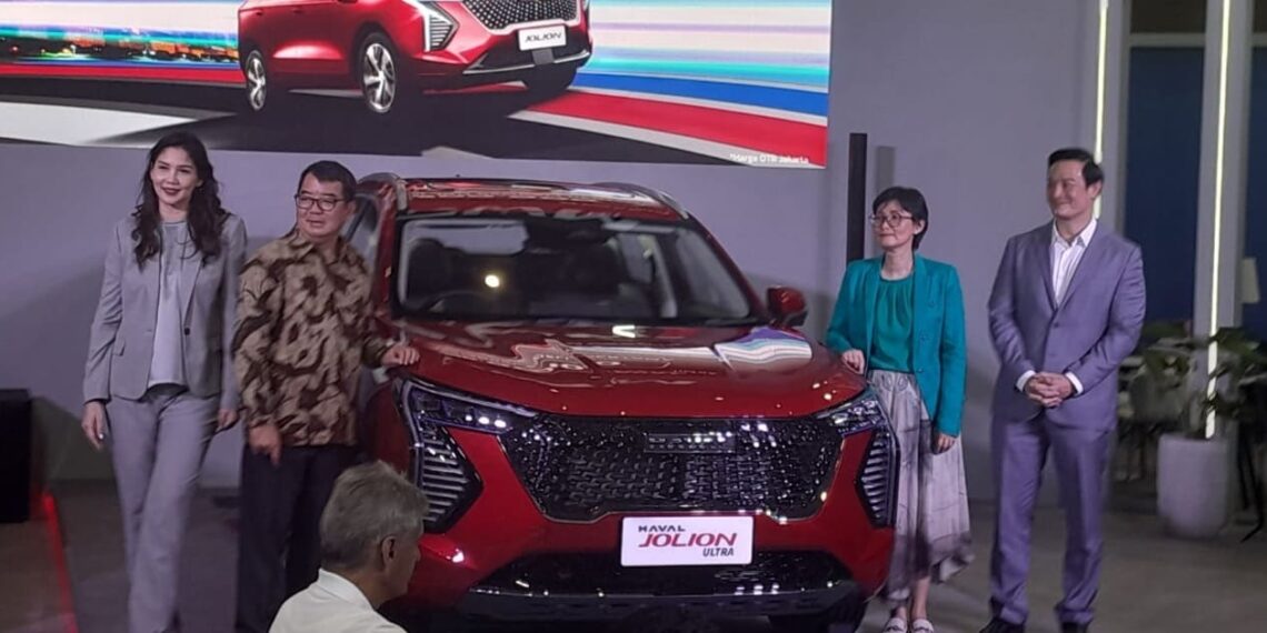 GWM Indonesia introduced Haval Jolion Ultra HEV at IIMS 2025. Credit: Haris