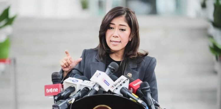 Meutya Hafid talked about the regulation of eSIM in Indonesia. Credit: Komdigi