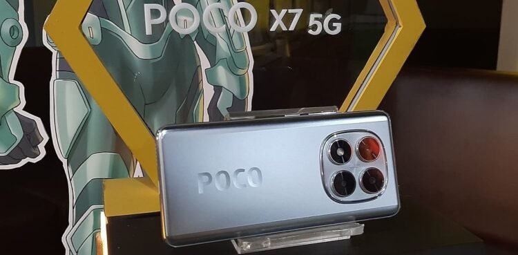 Poco X7 5G is available in silver and green. Credit: Sinta