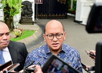 Rosan Roeslani talked about strategies to strengthen EV investment in Indonesia. Credit: BPMI Setpres