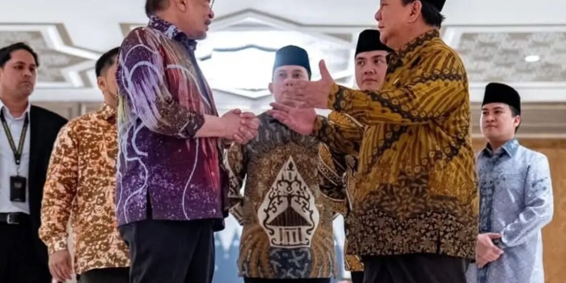 (L to R), PM Malaysia Anwar Ibrahim and Indonesian President Prabowo Subianto. (Credit: Anwar Ibrahim IG)