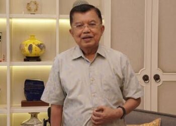 Jusuf Kalla urged the Indonesian government to clarify Trump’s import policy and negotiate the 32% import tariff. Credit: Istimewa
