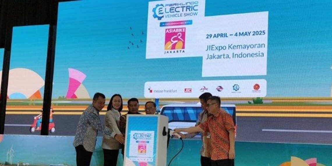 Periklindo Electric Vehicle Show 2025 officially opened. Credit: Haris