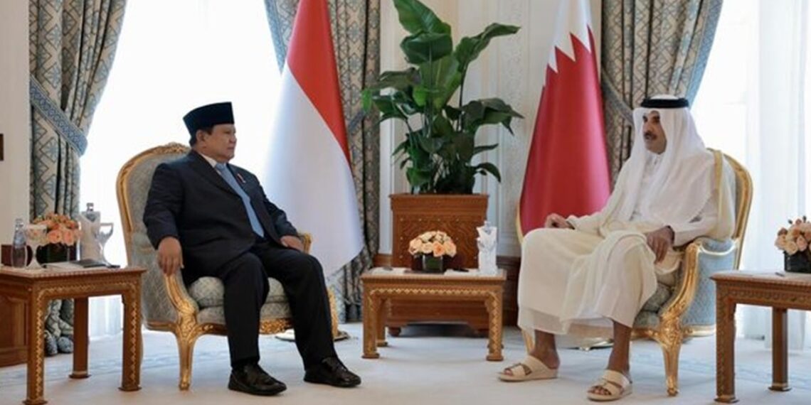 Prabowo Subianto met with Sheikh Tamim to discuss Qatar's readiness to invest in Danantara Indonesia. Credit: BPMI