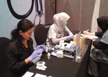 Free health screening program held by Aston Bintaro (05/02). Credit: Haris