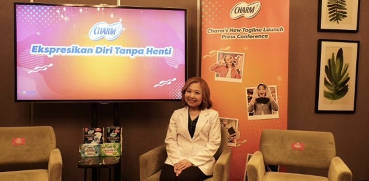 Sri Haryani, Sales Director of Uni-Charm Indonesia, talked about Charm's new tagline. Credit: Publicom