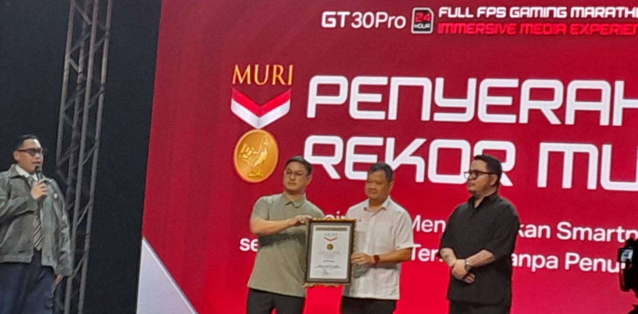 Infinix's latest smartphone earned the device recognition from the Indonesian Museum of Records (Muri). Credit: Haris
