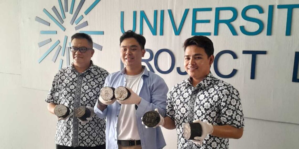 Sampoerna University introduced plastic waste-based road construction. Credit: Haris