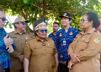 Ribka Haluk inspected Skouw State Border Post. Credit: Ministry of Home Affairs